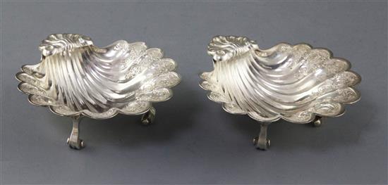 A pair of George V silver scallop dishes, Harry Freeman, 10.5 oz.